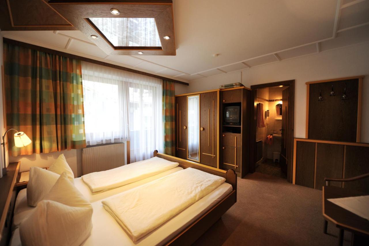 Hotel Garni Landhaus Platzer Цел ам Цилер Стая снимка