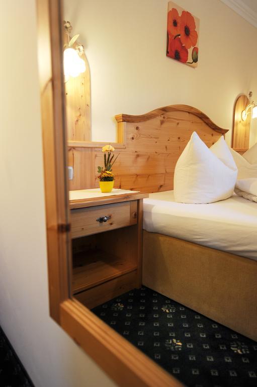 Hotel Garni Landhaus Platzer Цел ам Цилер Екстериор снимка
