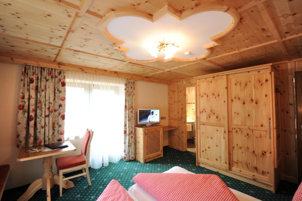Hotel Garni Landhaus Platzer Цел ам Цилер Екстериор снимка