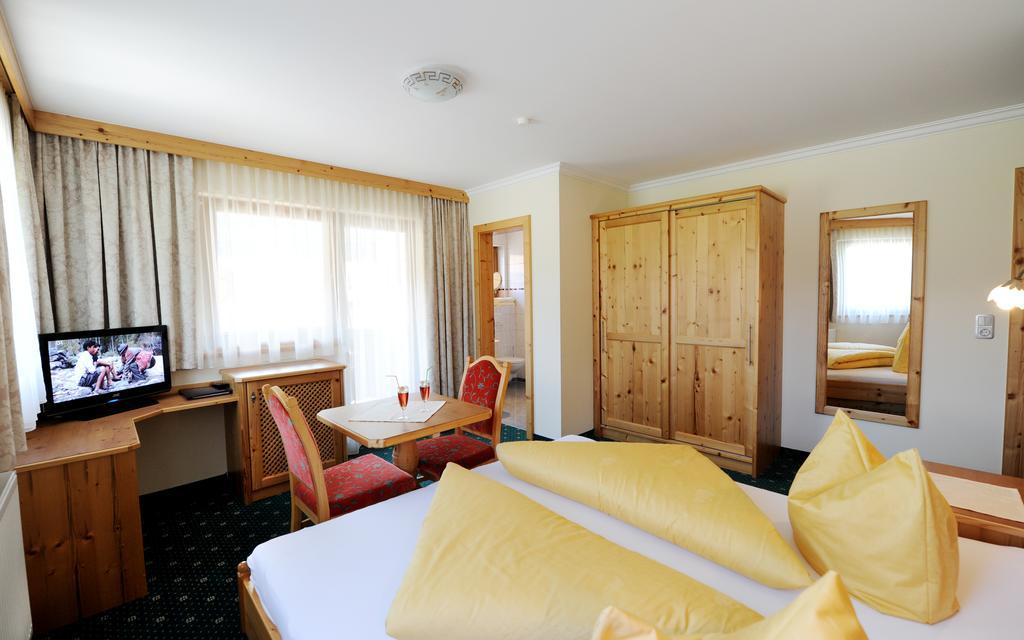 Hotel Garni Landhaus Platzer Цел ам Цилер Екстериор снимка