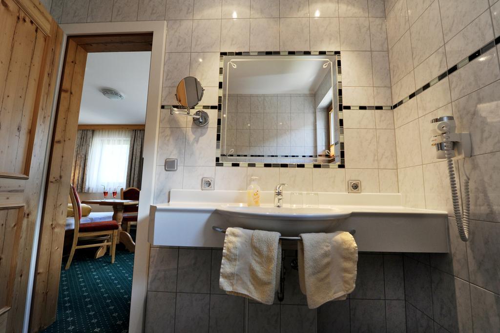 Hotel Garni Landhaus Platzer Цел ам Цилер Екстериор снимка