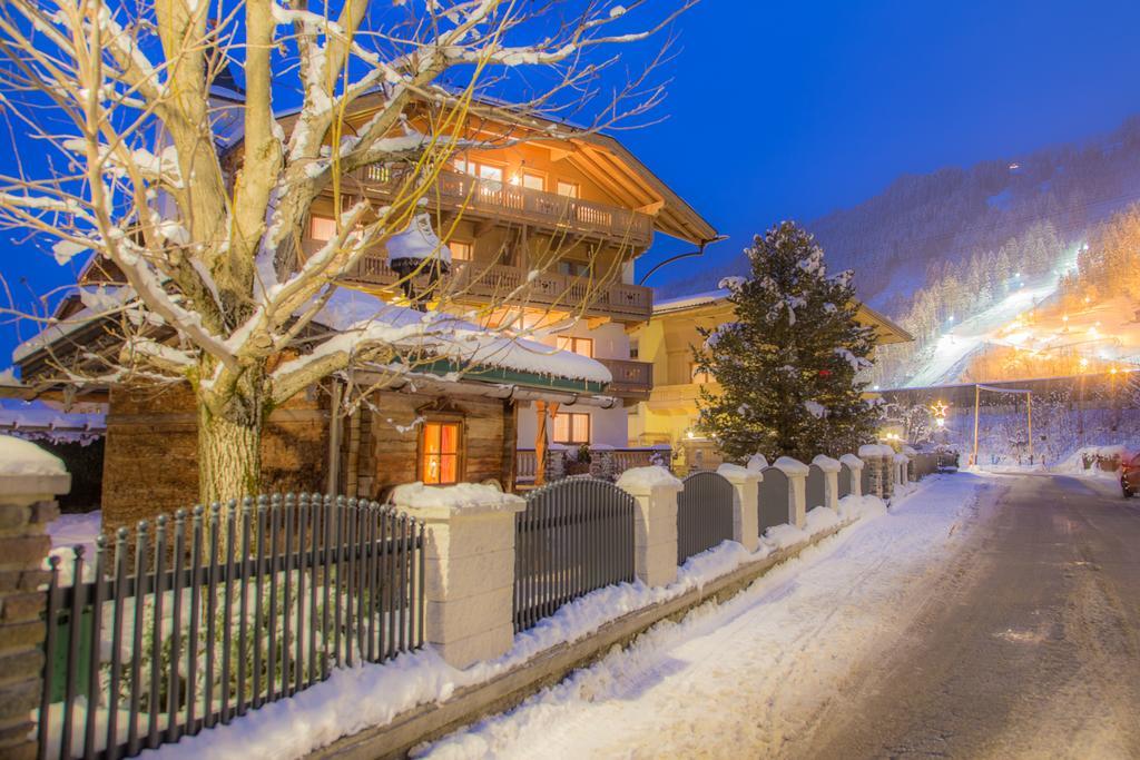 Hotel Garni Landhaus Platzer Цел ам Цилер Екстериор снимка