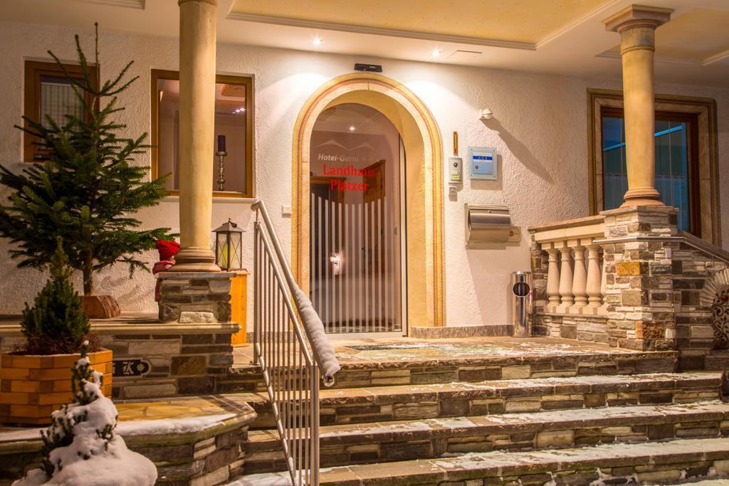 Hotel Garni Landhaus Platzer Цел ам Цилер Екстериор снимка